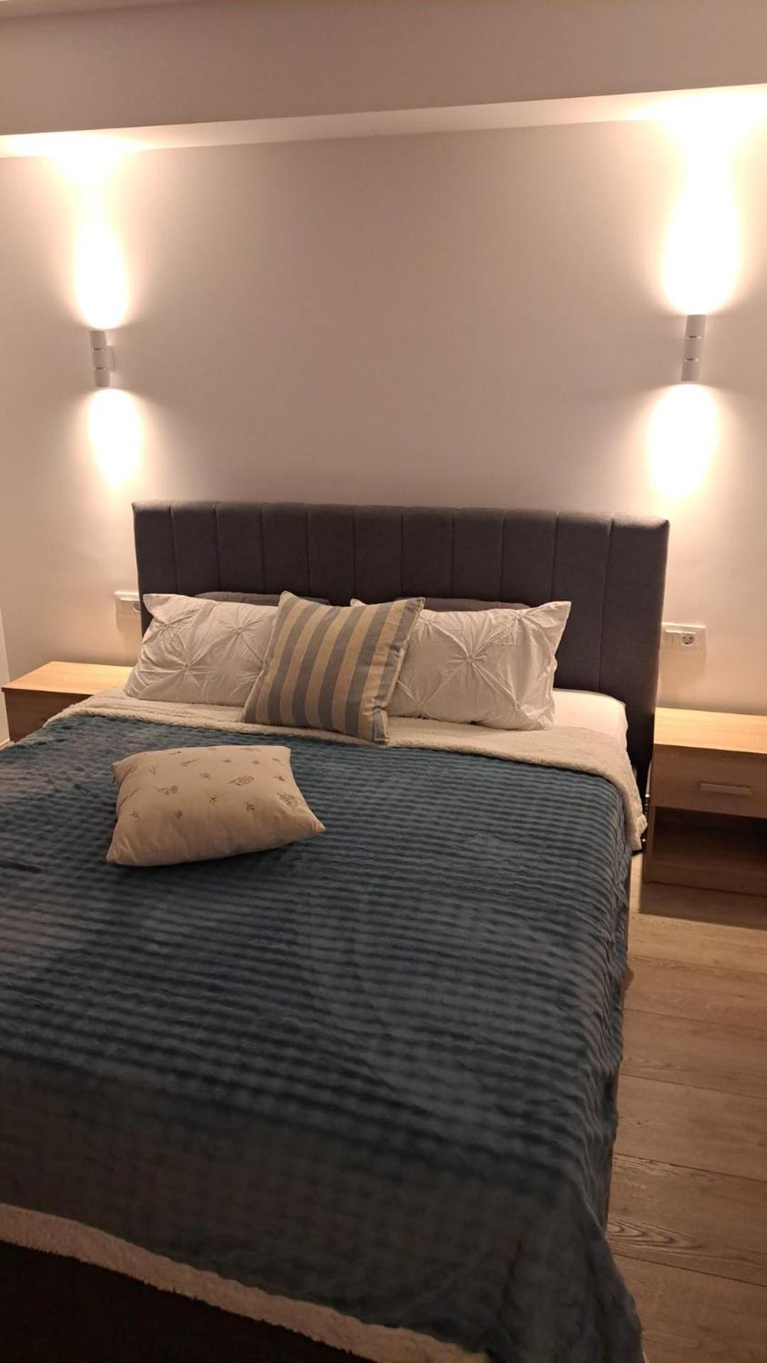 Apartament Kitty Centrul Istoric Крайова Екстериор снимка