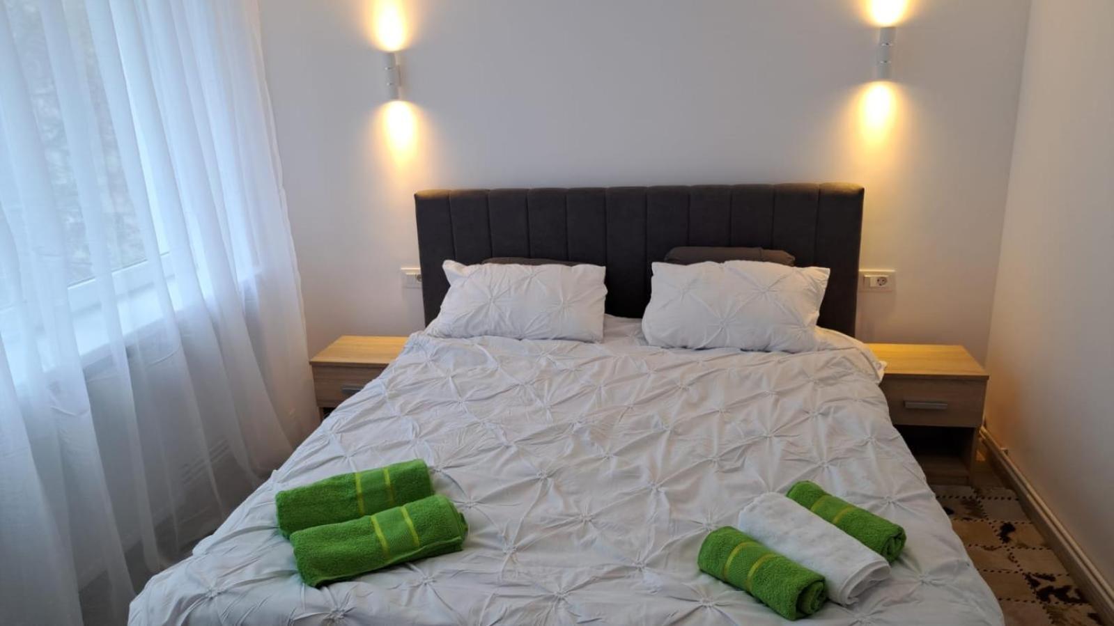 Apartament Kitty Centrul Istoric Крайова Екстериор снимка